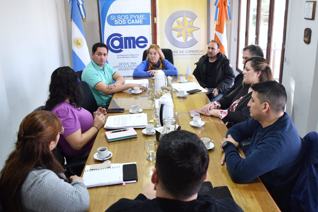 LA CÁMARA DE COMERCIO Y LA CONCEJAL YESICA GARAY AVANZAN EN EL DESARROLLO DE PROYECTOS COMUNITARIOS Y PRODUCTIVOS