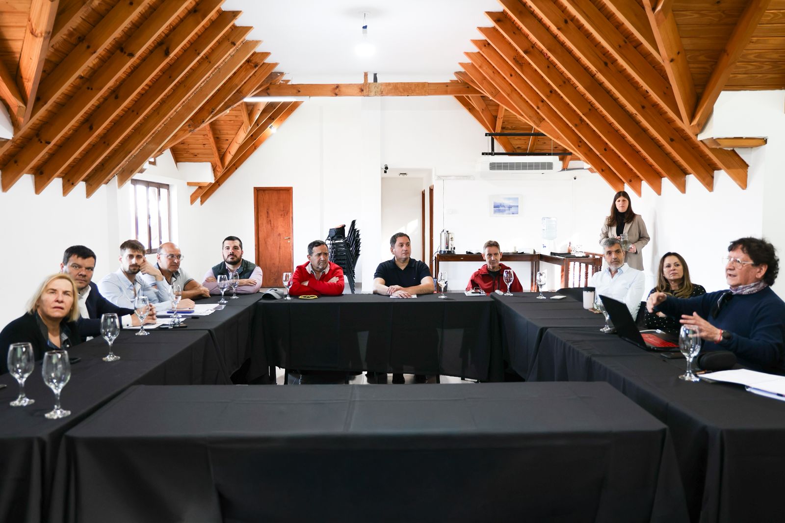 Cámaras empresariales y el Consejo Profesional de Ciencias Económicas evalúan el impacto de modificaciones en el sistema tributario