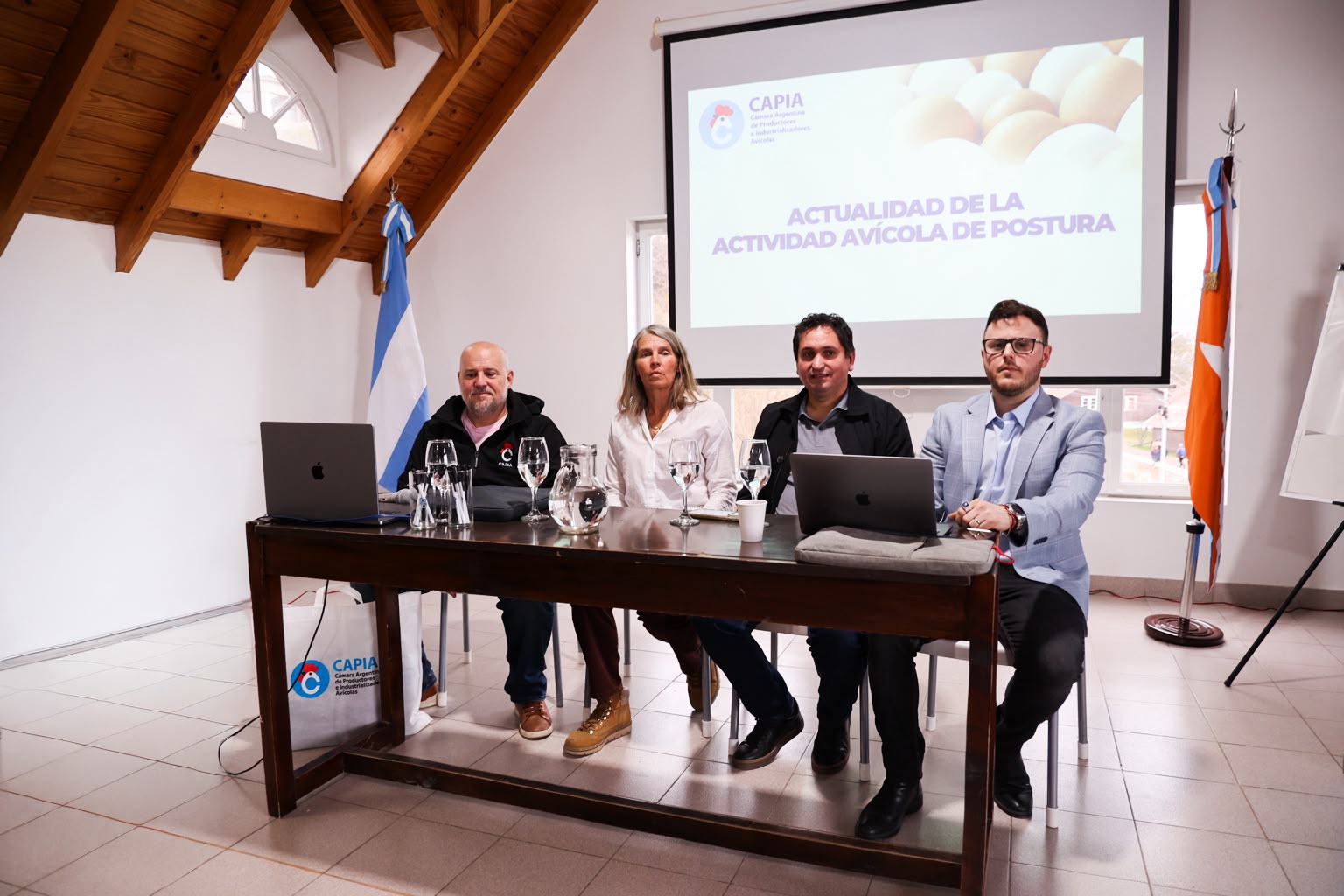 LA CÁMARA DE COMERCIO FUE SEDE DE UNA JORNADA SOBRE LA PRODUCCIÓN AVÍCOLA EN TIERRA DEL FUEGO